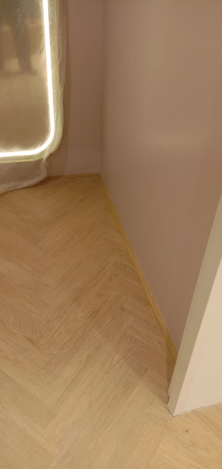 Herringbone Oak Parquet Flooring & LED Mirror